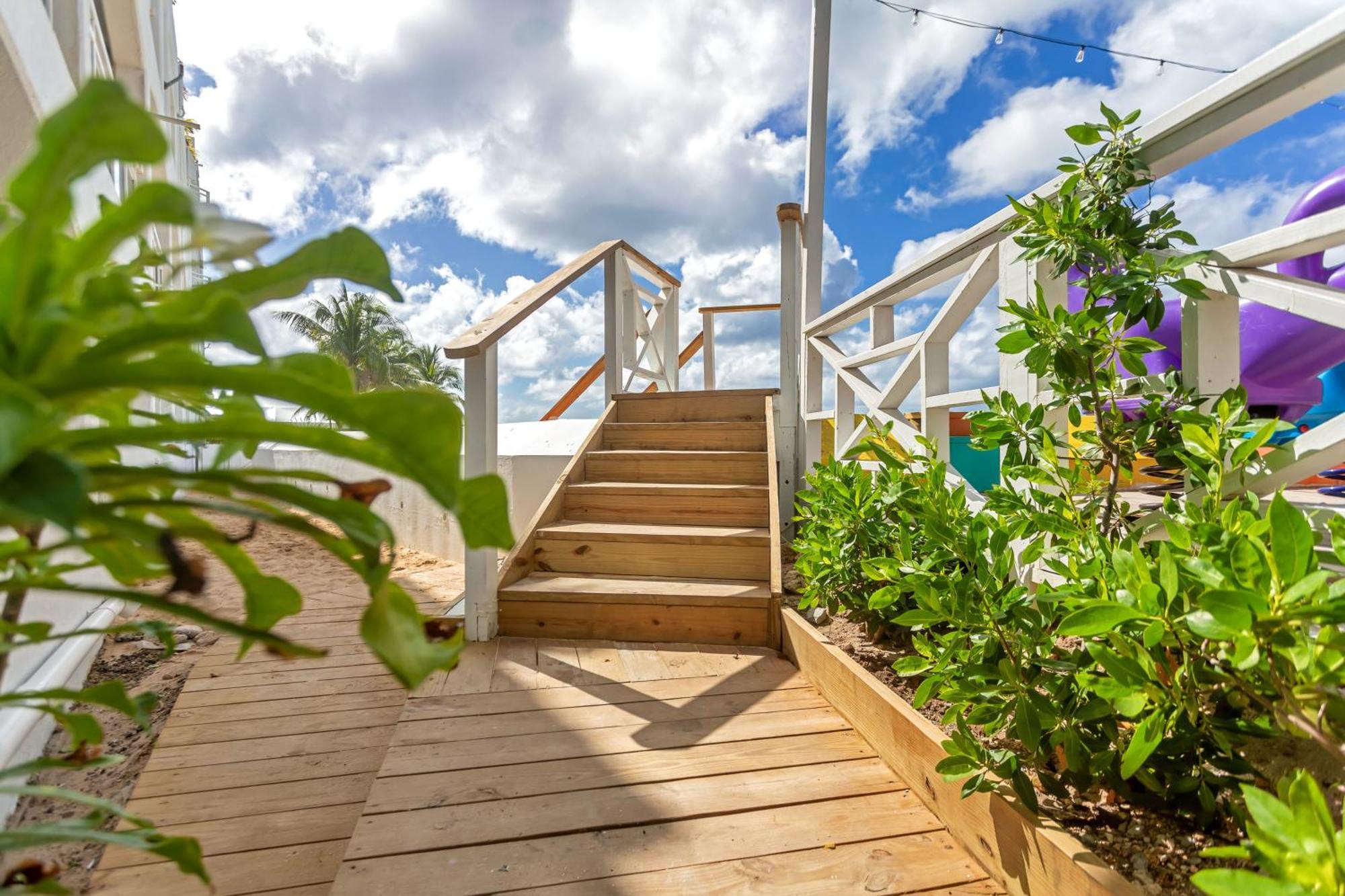 Maho Beach House - Luxe 1-Bedroom - Ocean View Exterior photo